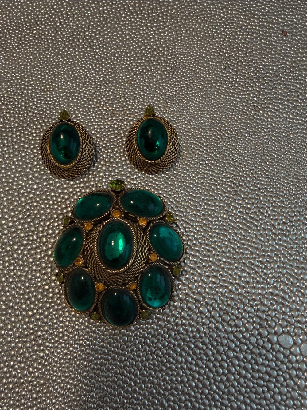 Vintage Green Brooch unmarked